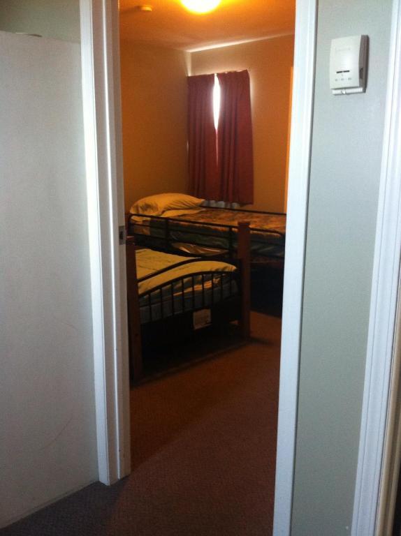 Raccoon Lodge Motel Sylvan Lake Zimmer foto
